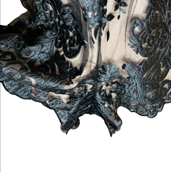 Charlotte Russe Nude and Black Lace Sweetheart Romper Sz: S Whimsygoth Vamp - Picture 3 of 16